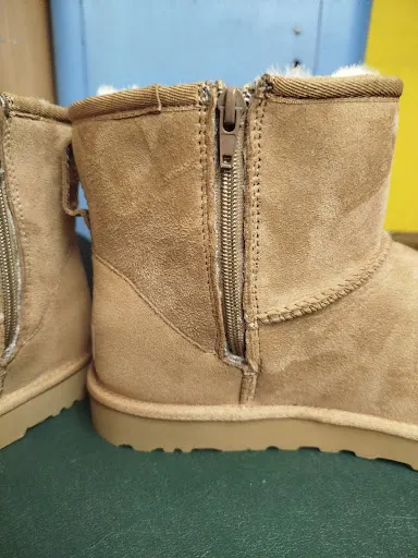 Naprawa Obuwia Piotr Szwed, dziala od 1989 roku.